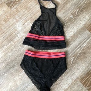 VICTORIA SECRETS LINGERIE SET